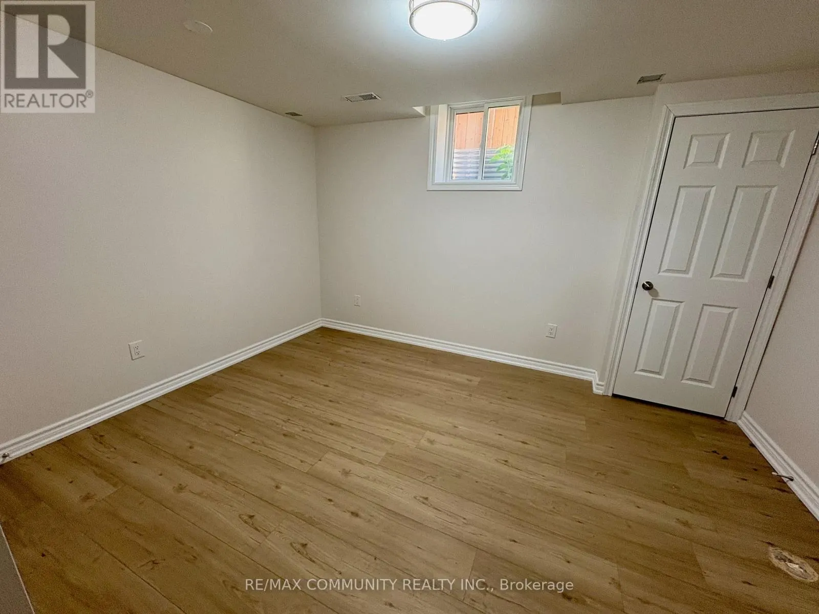 BASEMENT B - 34 COPPARD AVENUE