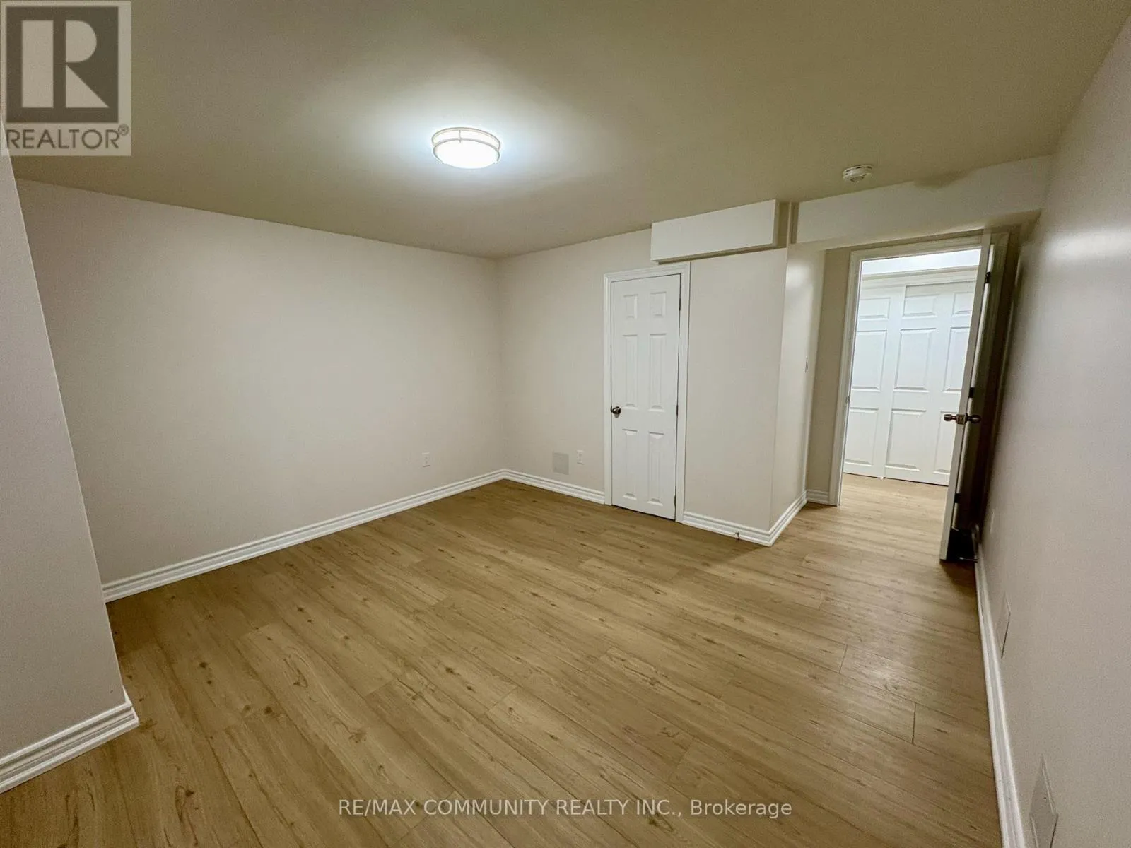 BASEMENT B - 34 COPPARD AVENUE