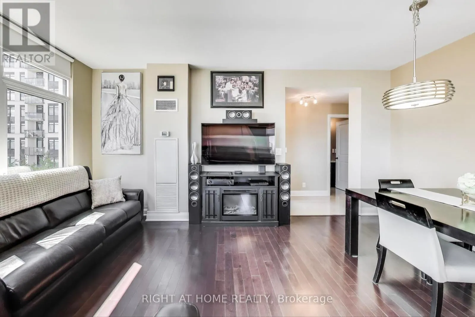 317 - 12 WOODSTREAM BOULEVARD