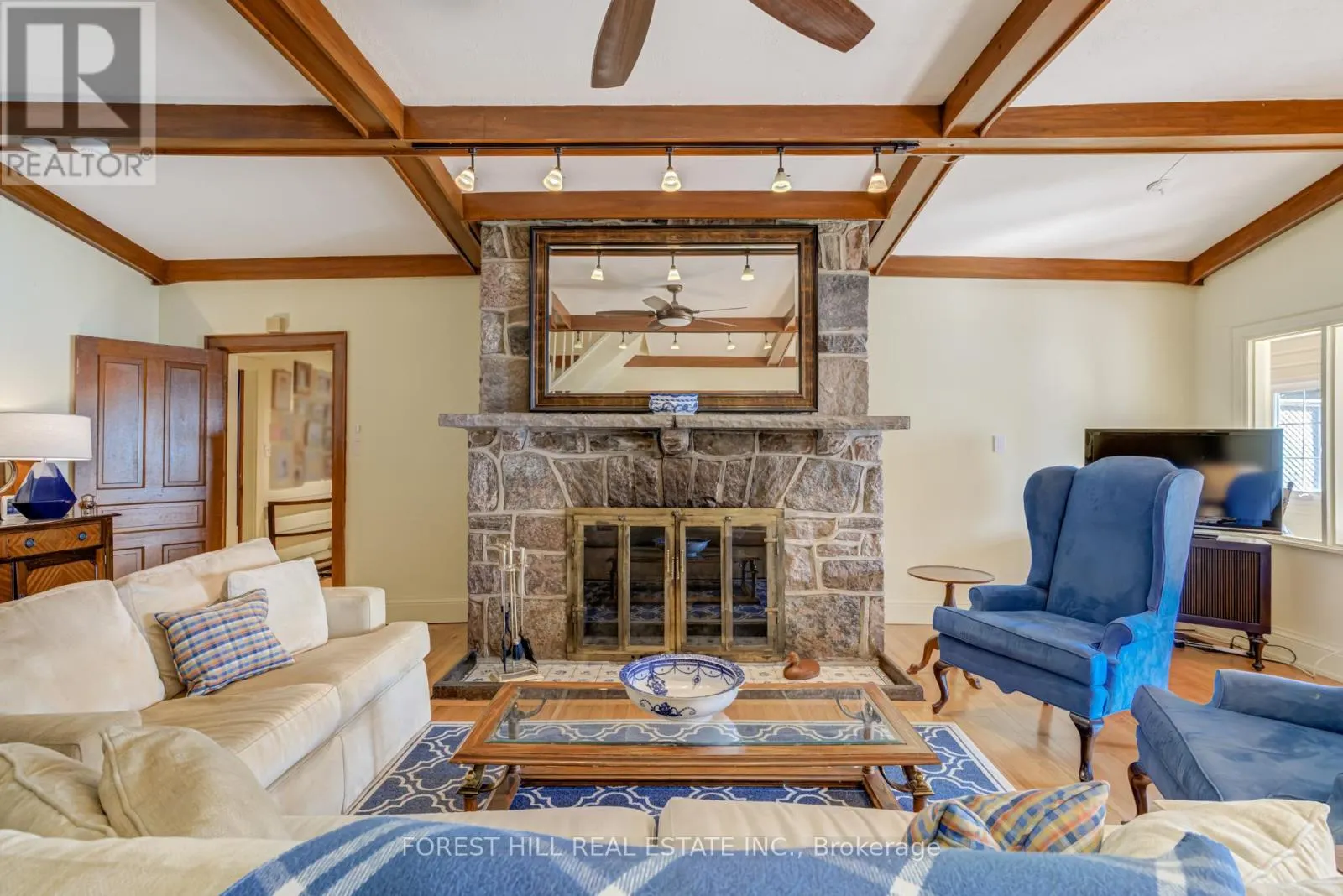 41 SUNNYPOINT DRIVE