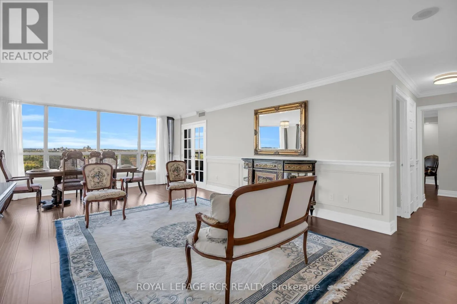 1607 - 1 CLARK AVENUE W