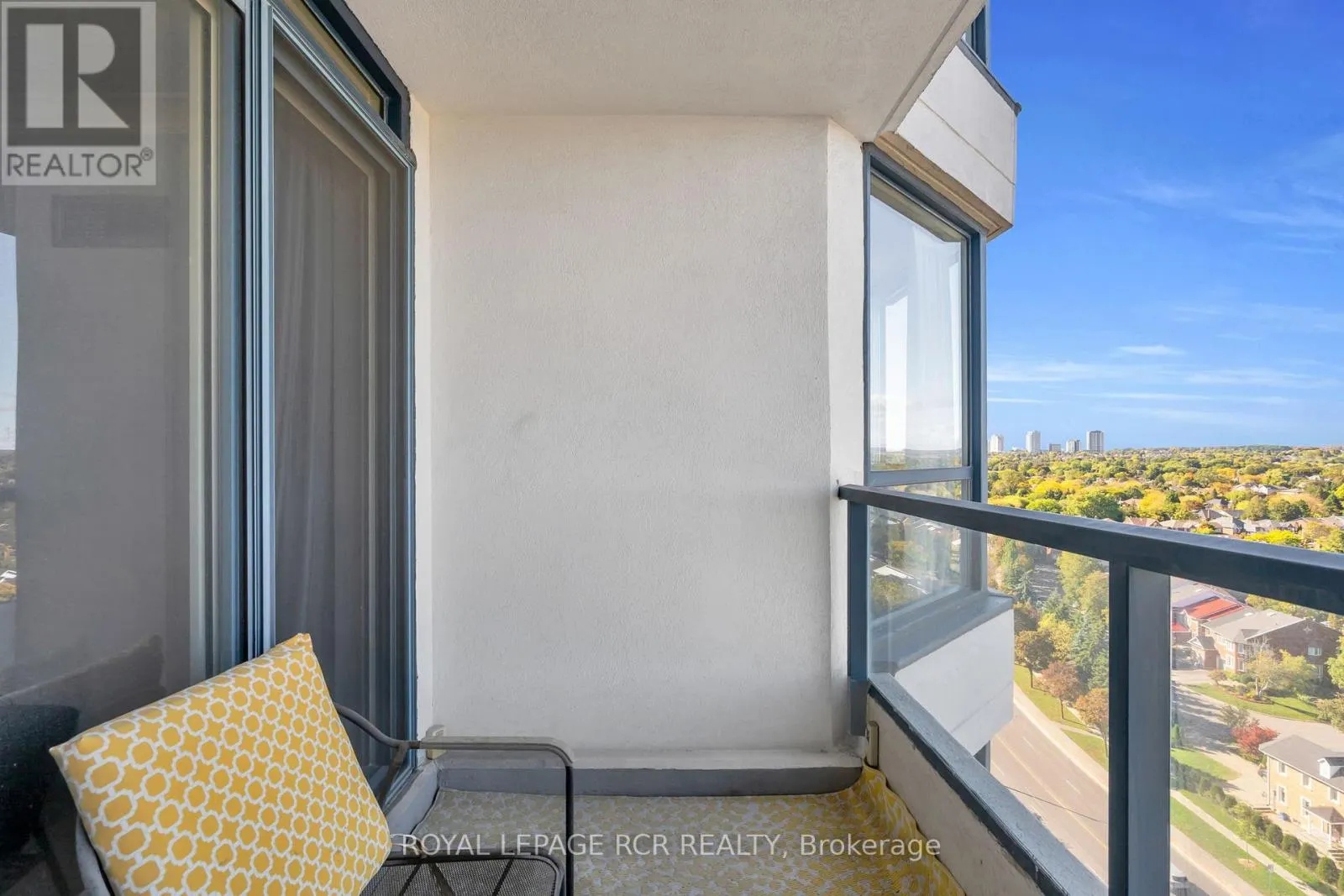 1607 - 1 CLARK AVENUE W