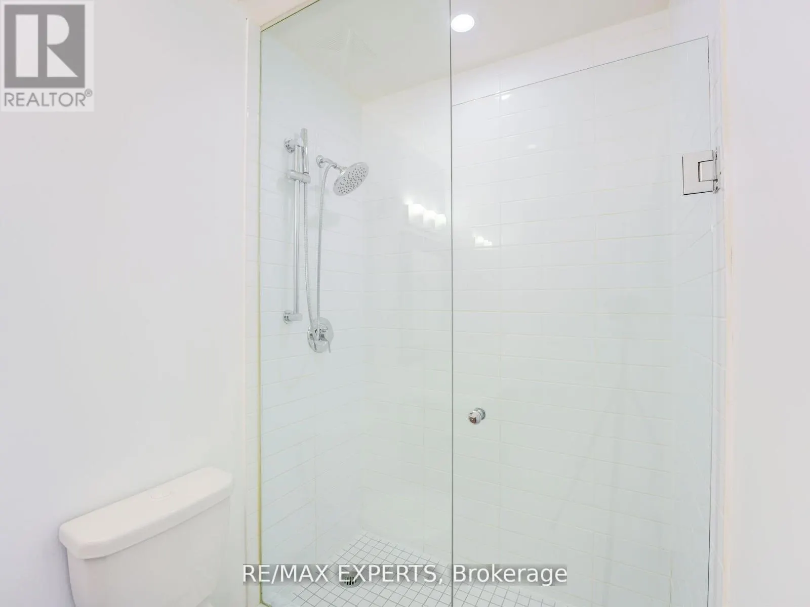 231 - 8763 BAYVIEW AVENUE W