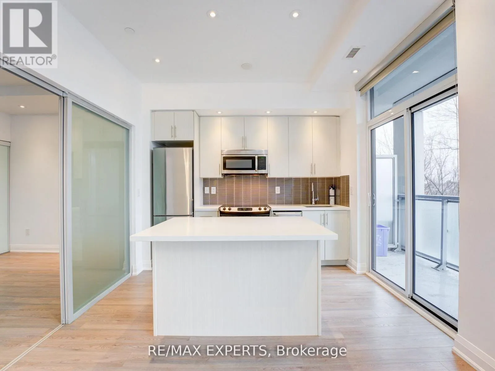 231 - 8763 BAYVIEW AVENUE W