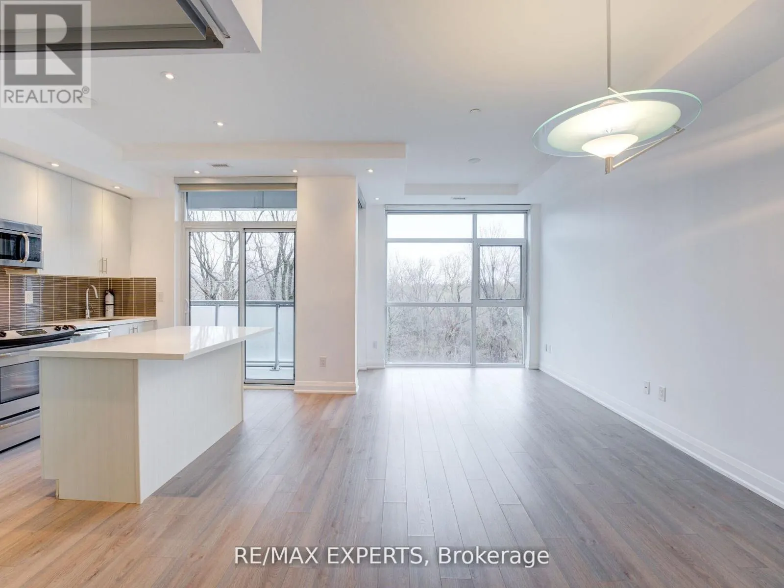 231 - 8763 BAYVIEW AVENUE W