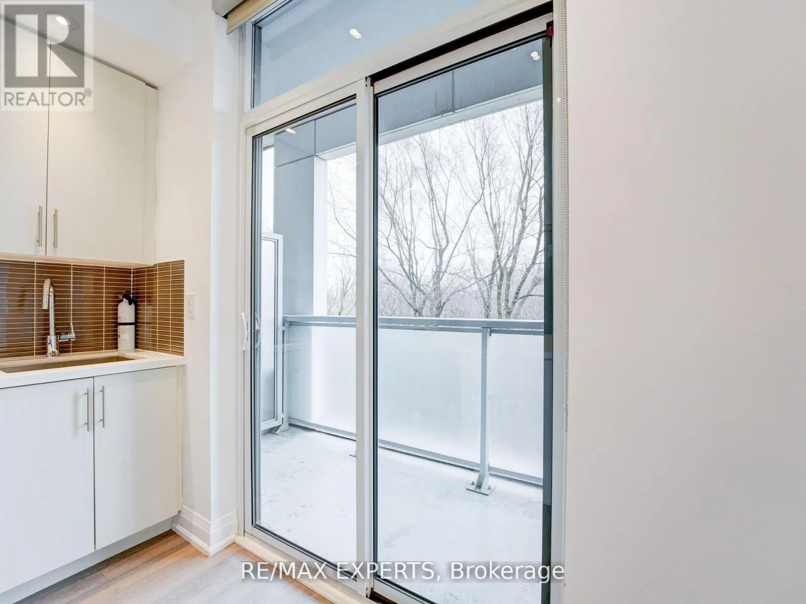 231 - 8763 BAYVIEW AVENUE W