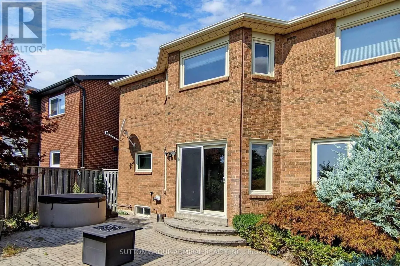 15 DUNDURN CRESCENT
