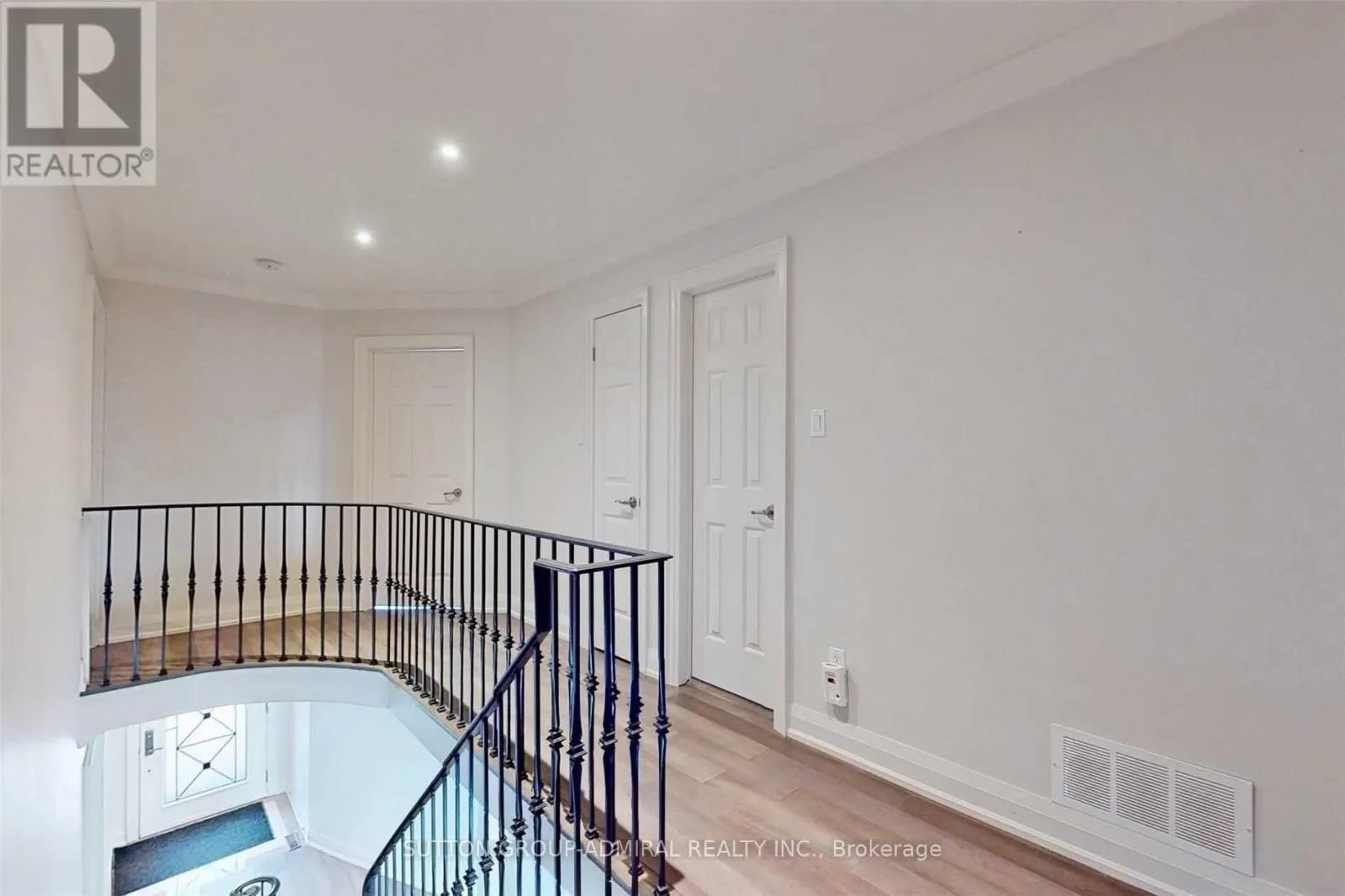 15 DUNDURN CRESCENT