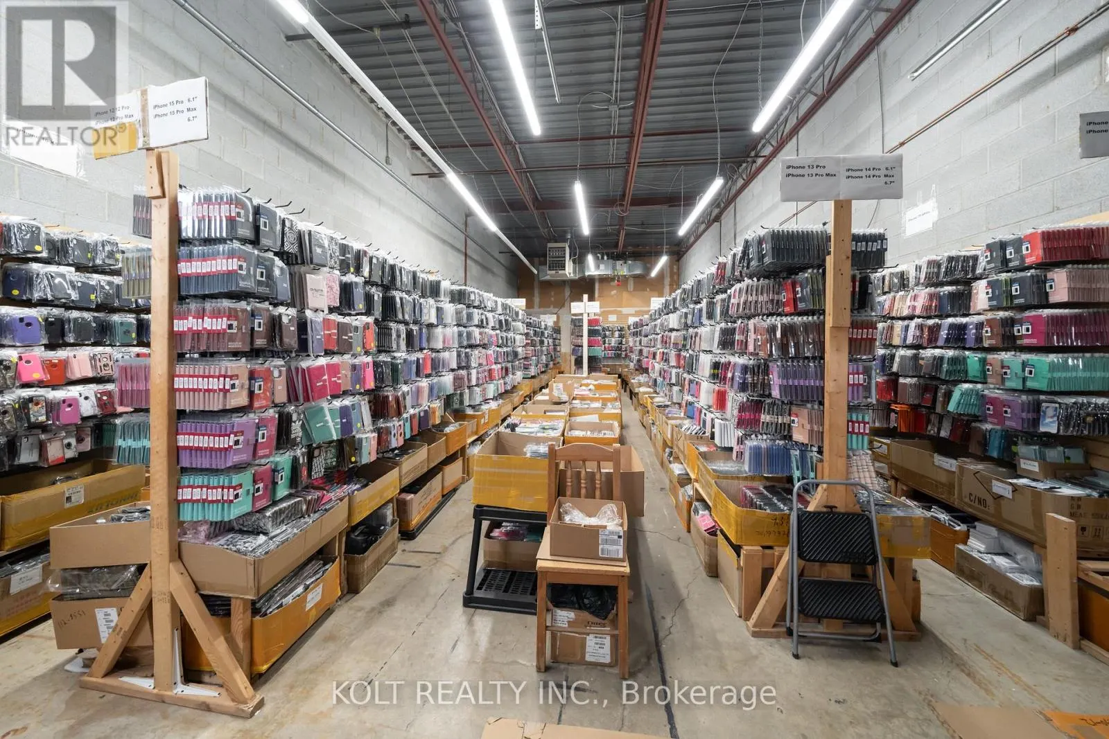 25 - 300 ESNA PARK DRIVE