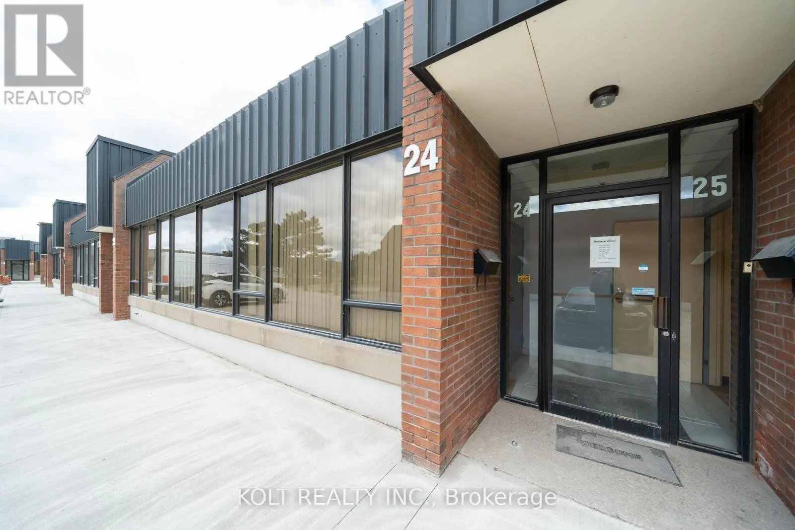 24 - 300 ESNA PARK DRIVE