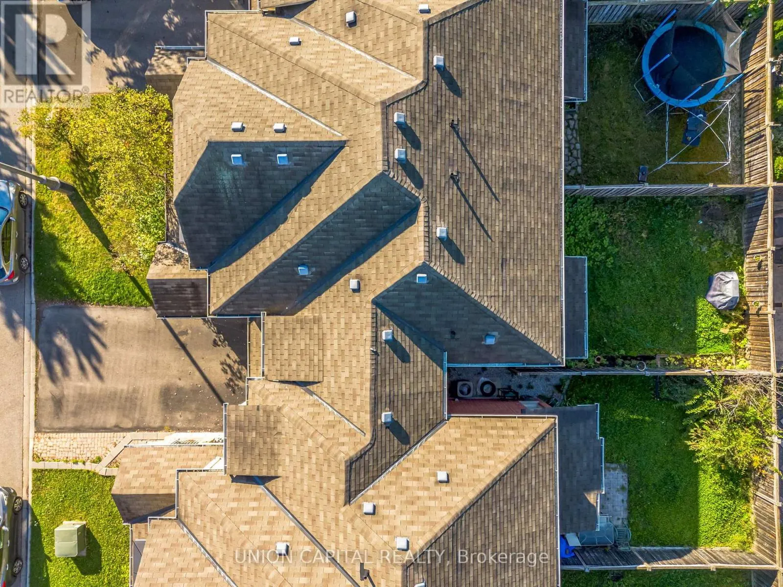8 STOOKES CRESCENT