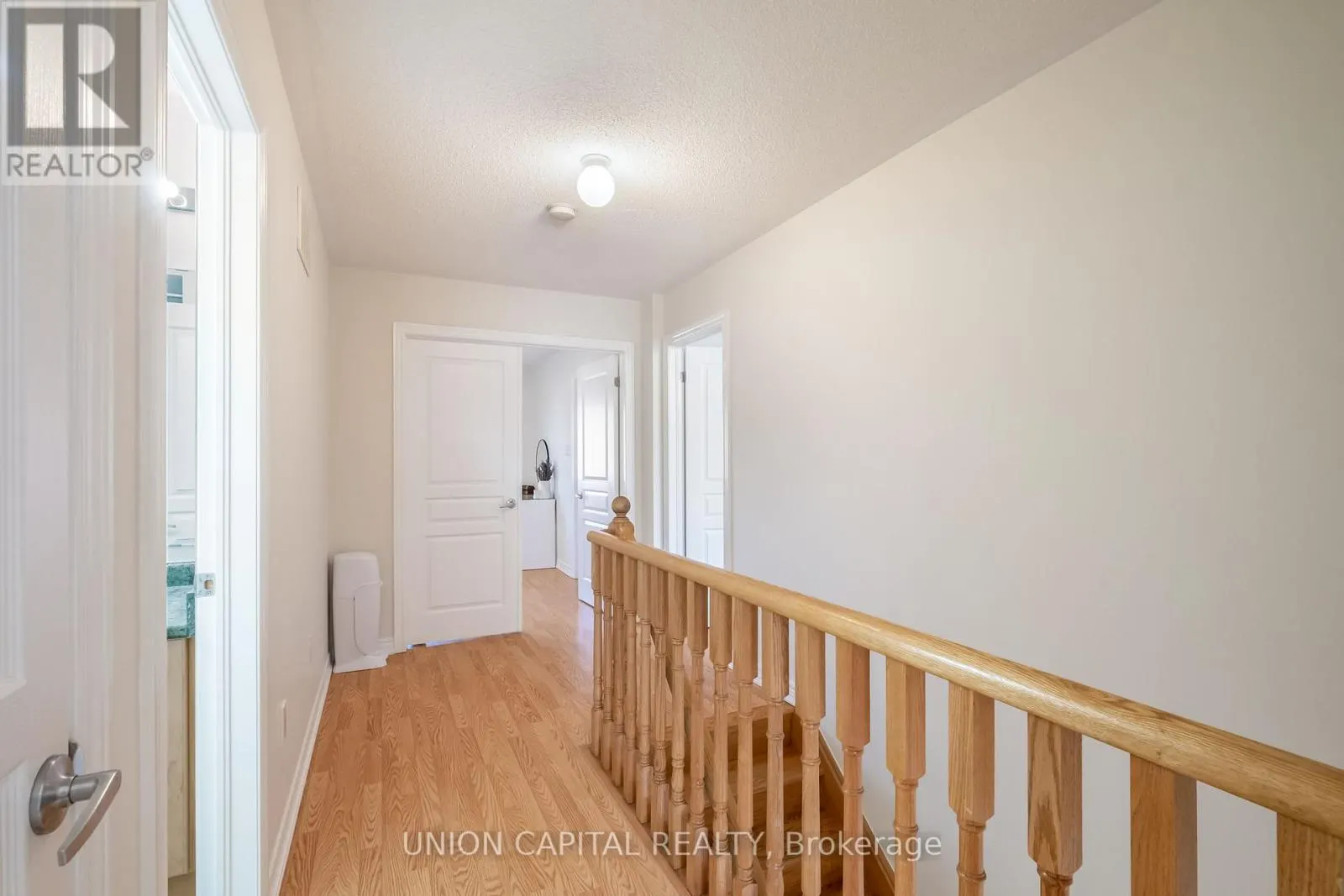 8 STOOKES CRESCENT
