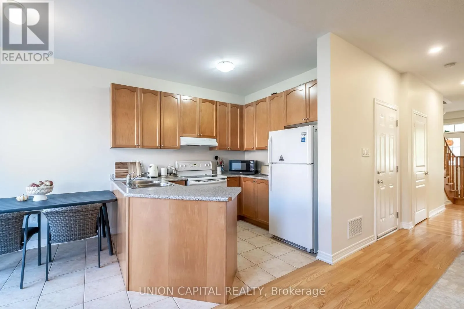 8 STOOKES CRESCENT