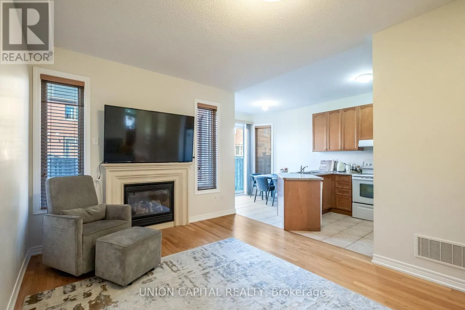 8 STOOKES CRESCENT