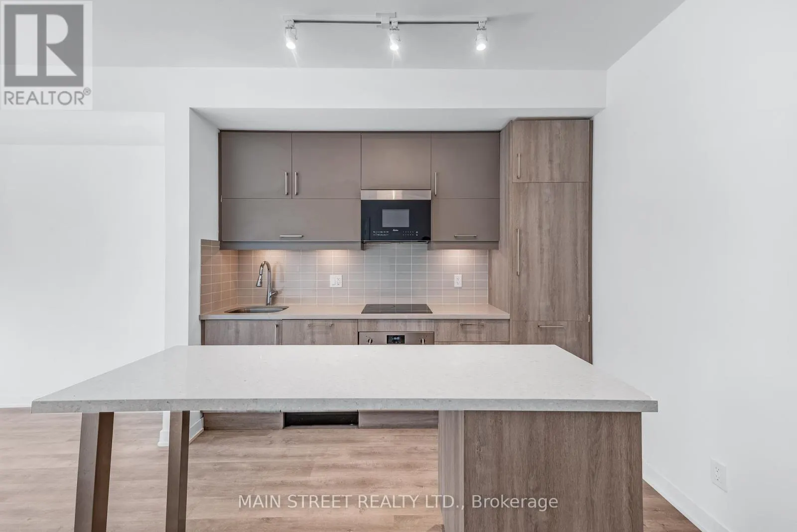 716 - 8119 BIRCHMOUNT ROAD