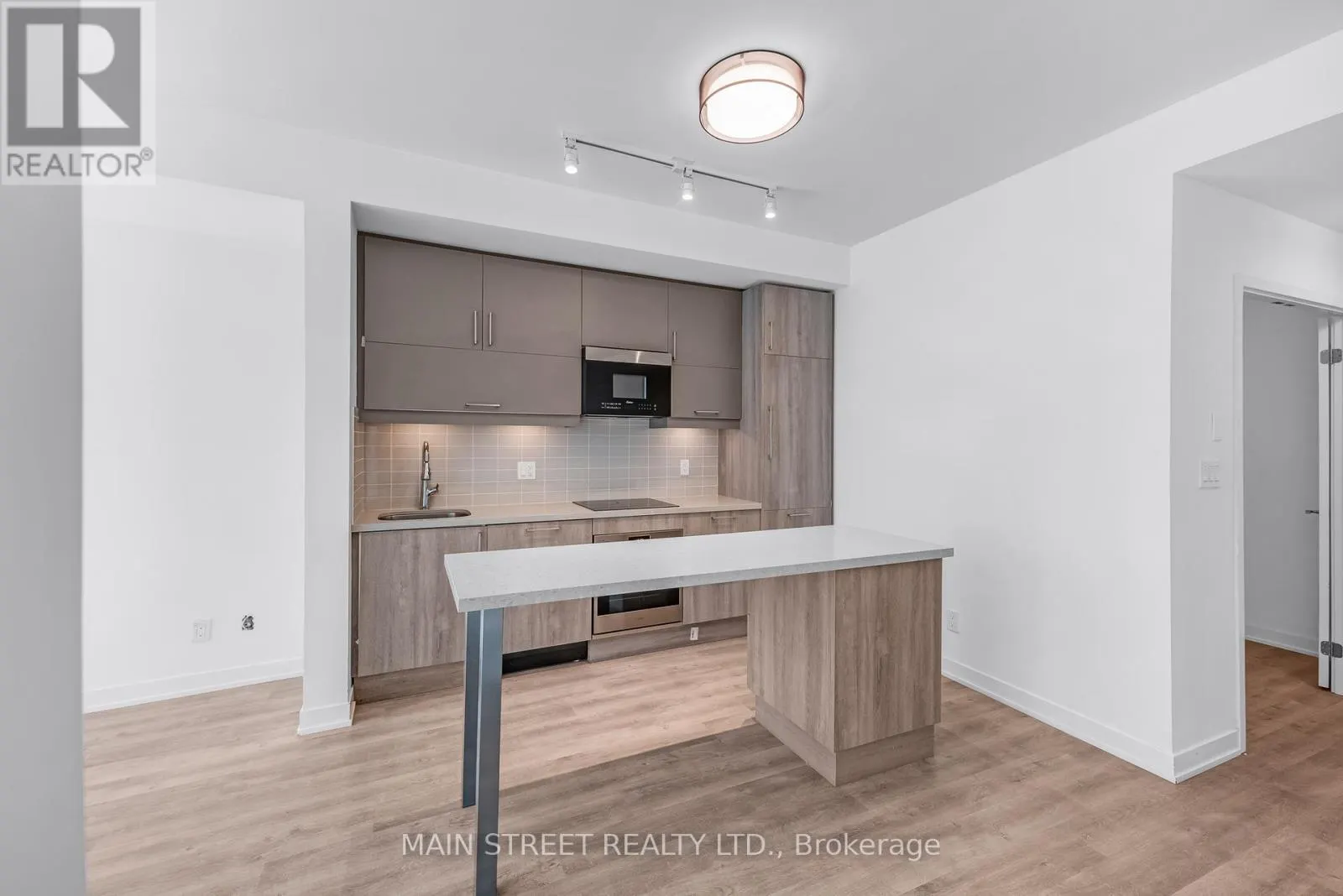 716 - 8119 BIRCHMOUNT ROAD