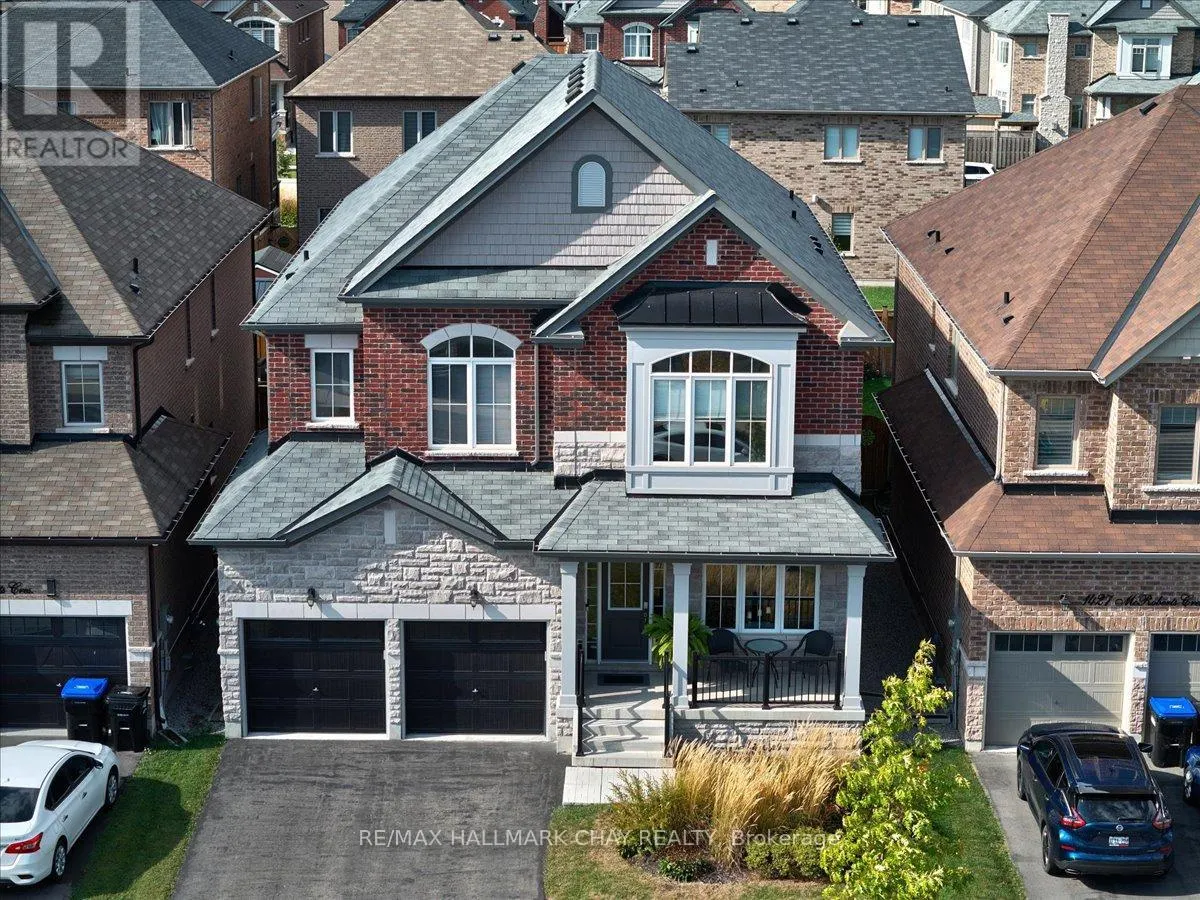 1433 MCROBERTS CRESCENT
