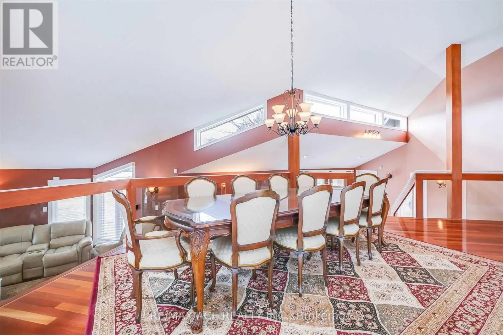 5 ISLAND COURT