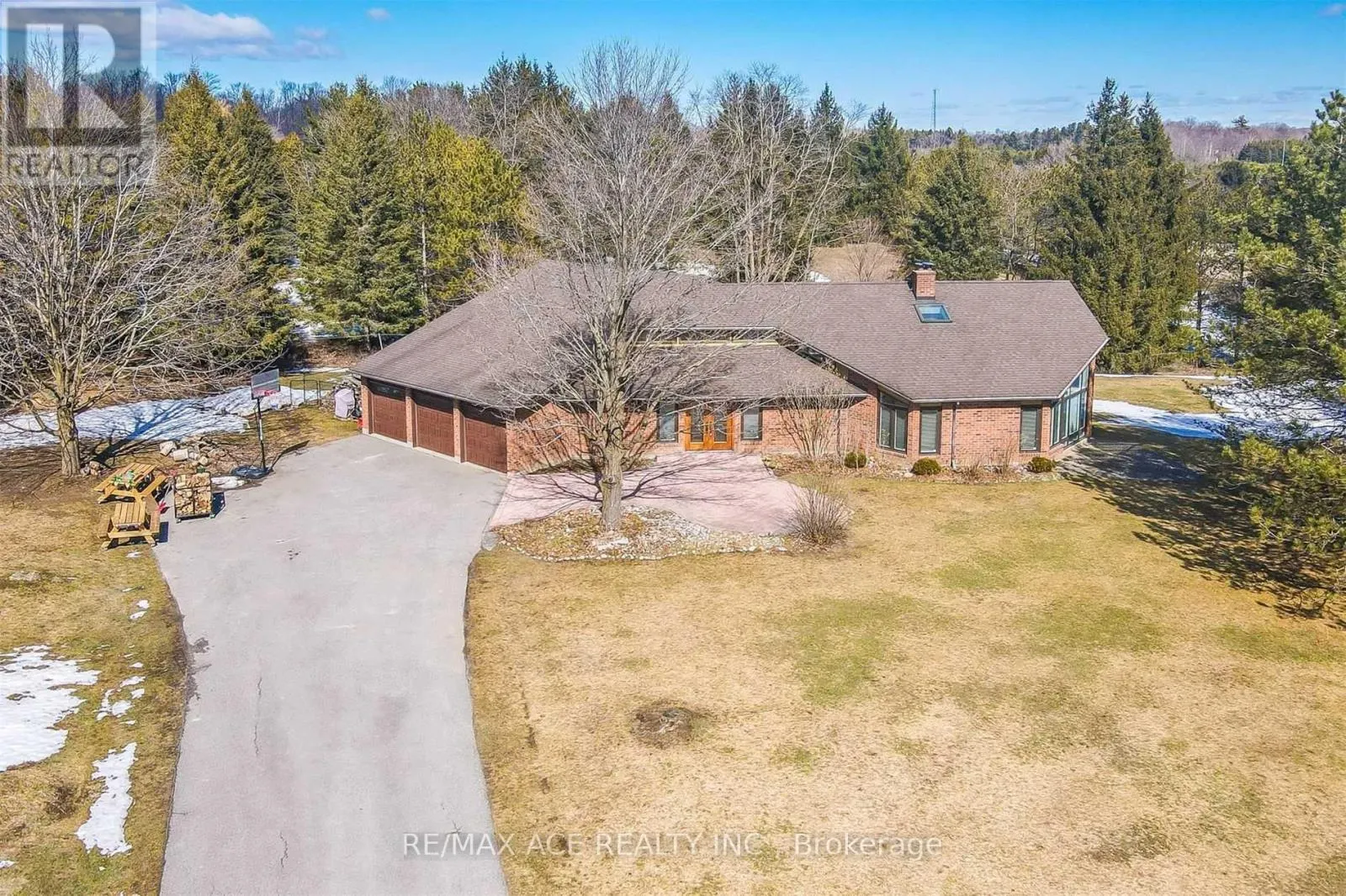5 ISLAND COURT