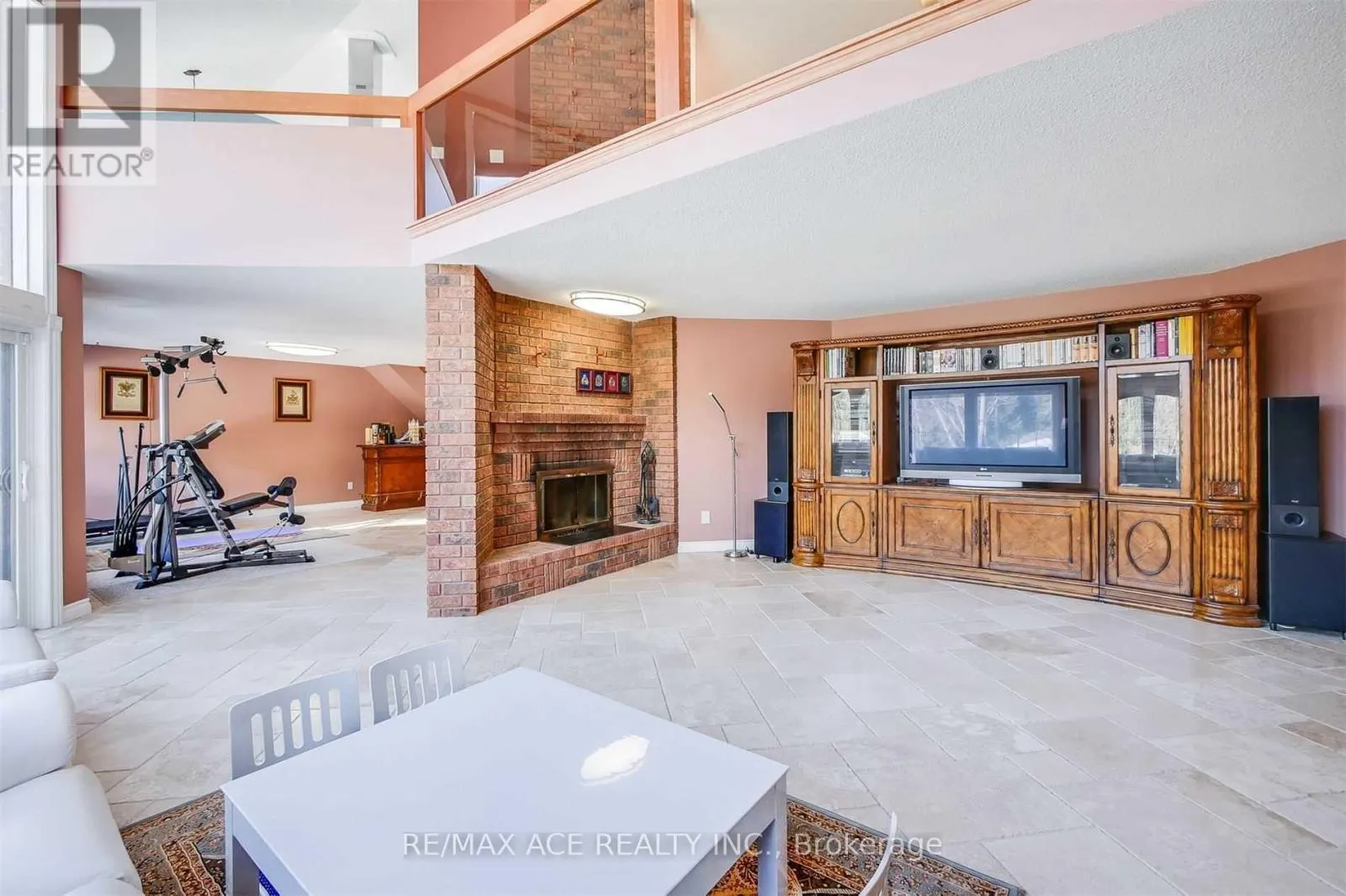 5 ISLAND COURT