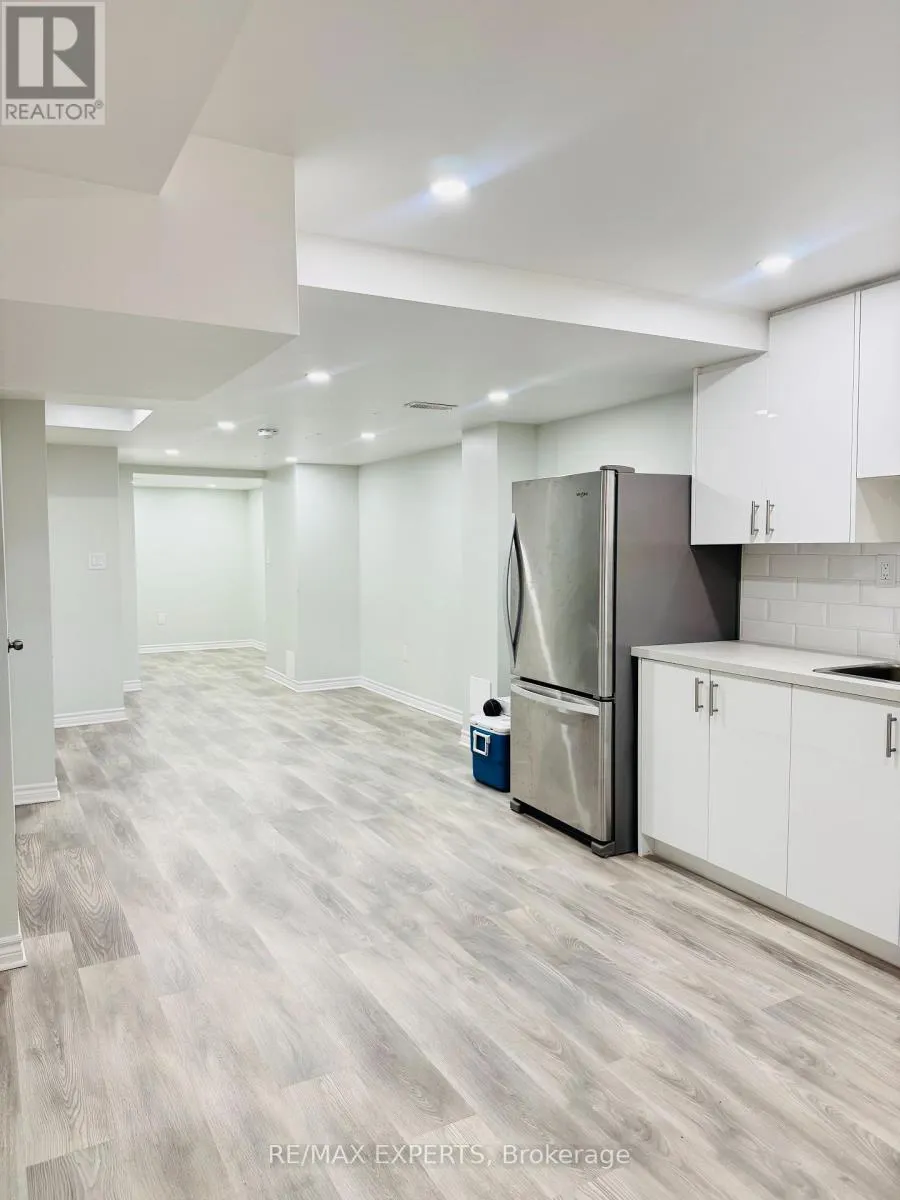 LOWER - 106 KNOTT END CRESCENT