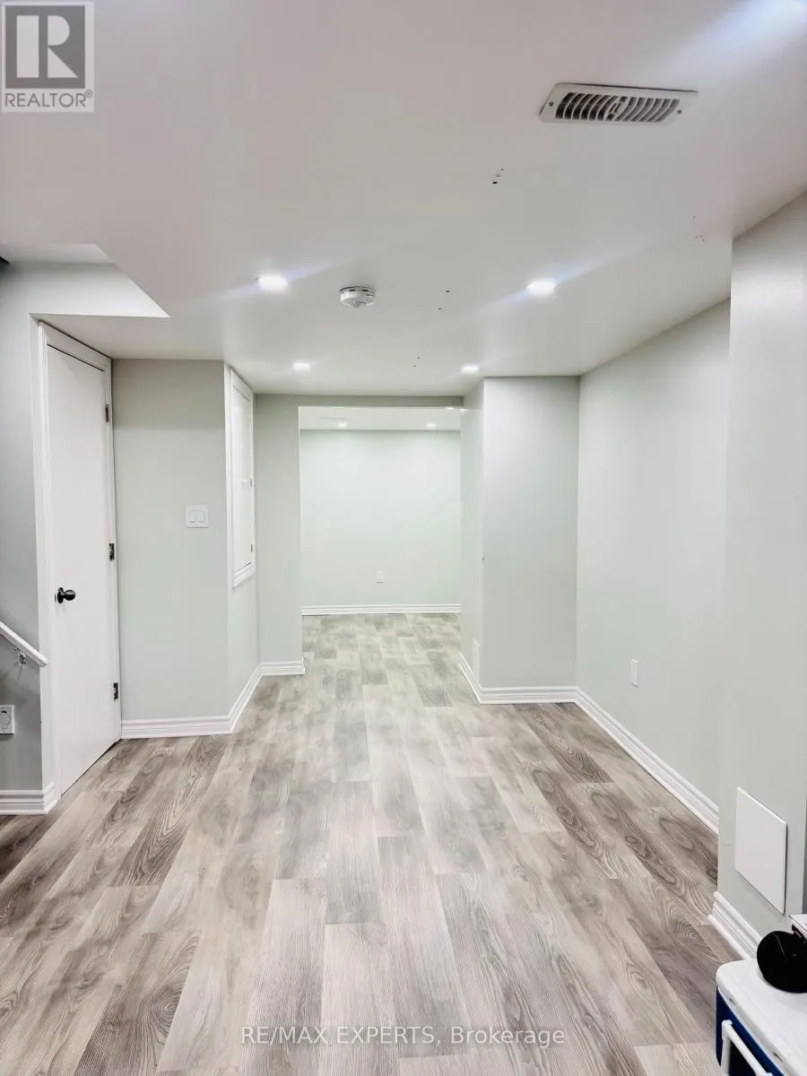 LOWER - 106 KNOTT END CRESCENT