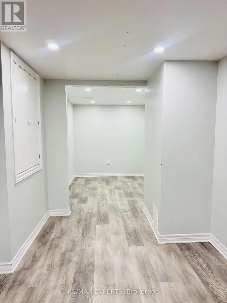 LOWER - 106 KNOTT END CRESCENT