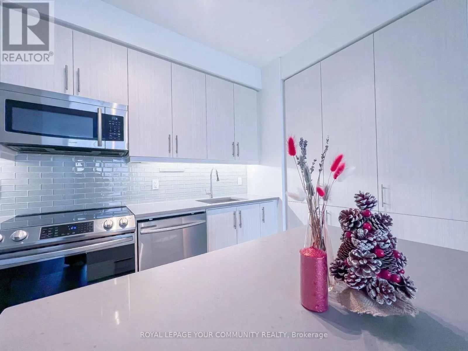 1501 - 75 ONEIDA CRESCENT