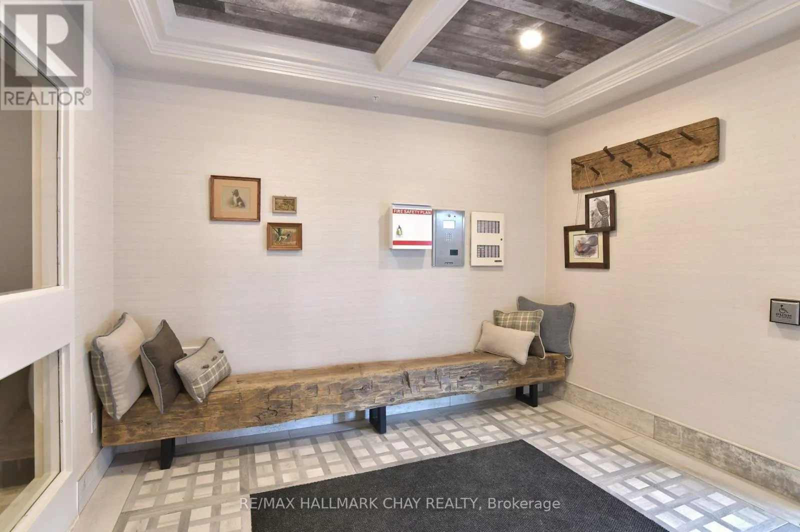 109 - 157 WELLINGTON STREET E