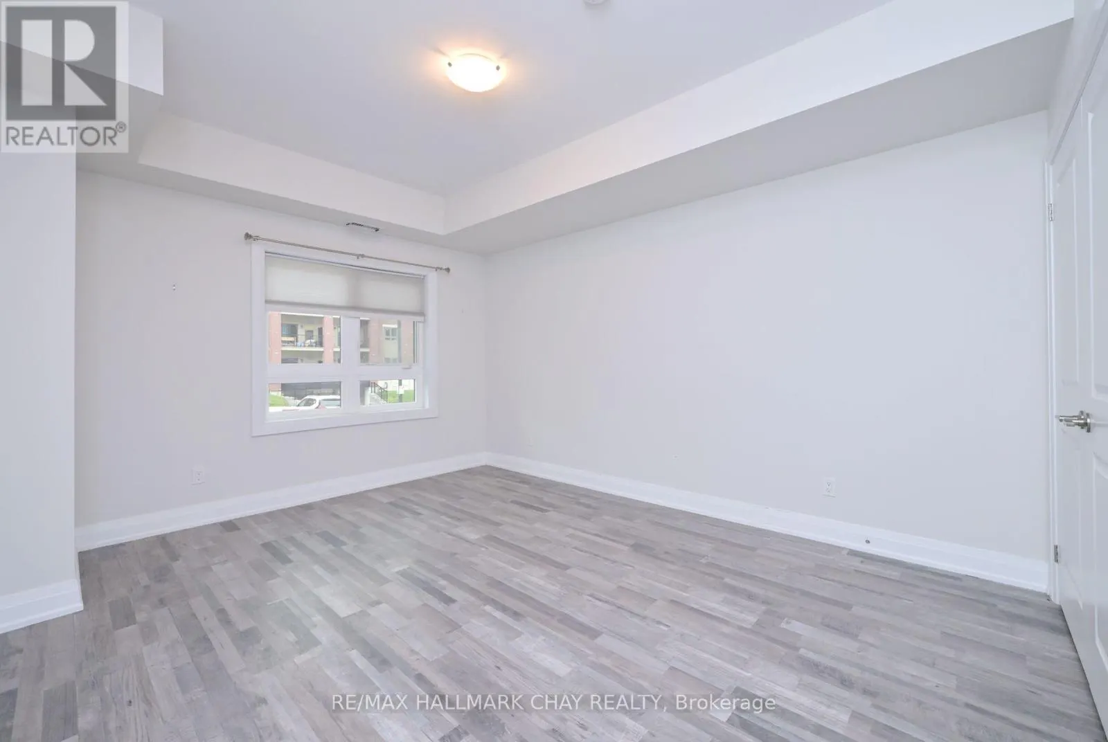 109 - 157 WELLINGTON STREET E