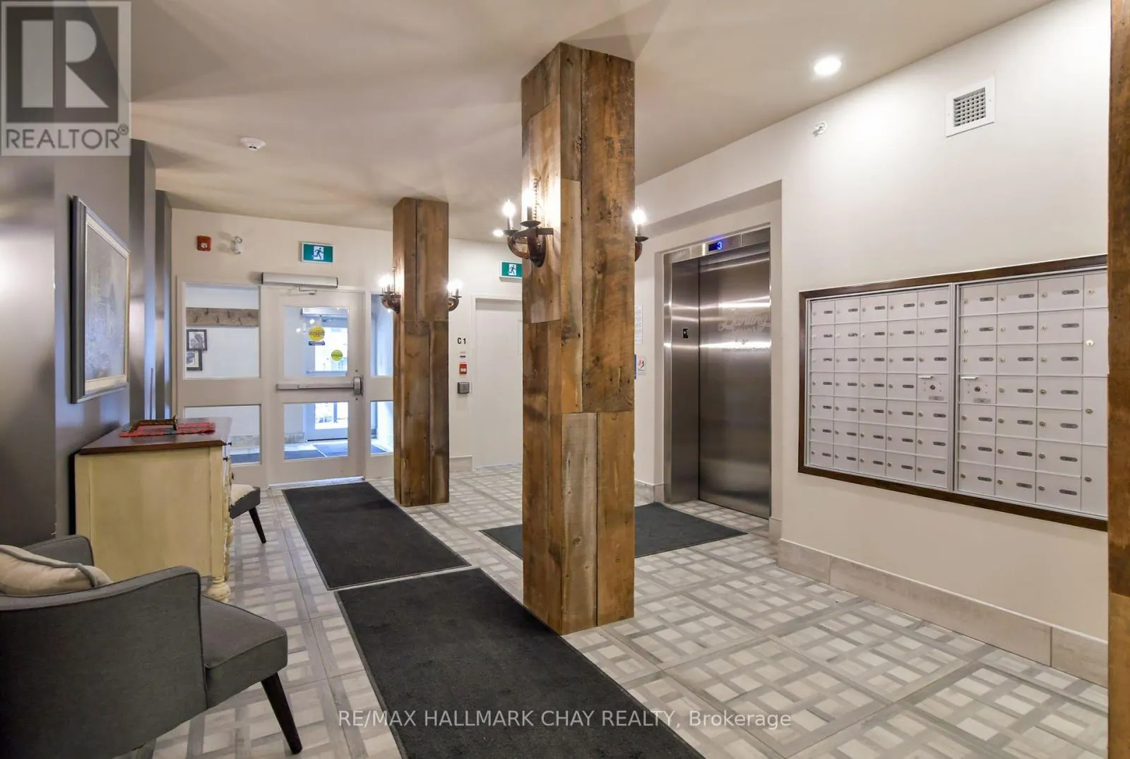 109 - 157 WELLINGTON STREET E