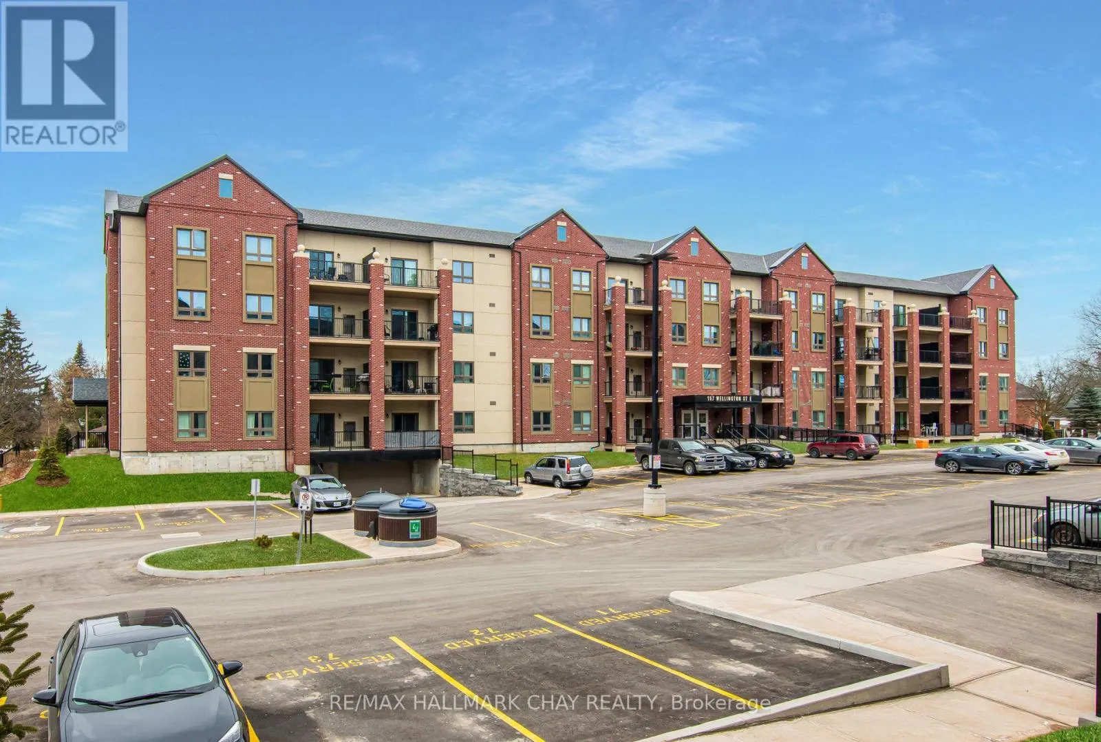 109 - 157 WELLINGTON STREET E