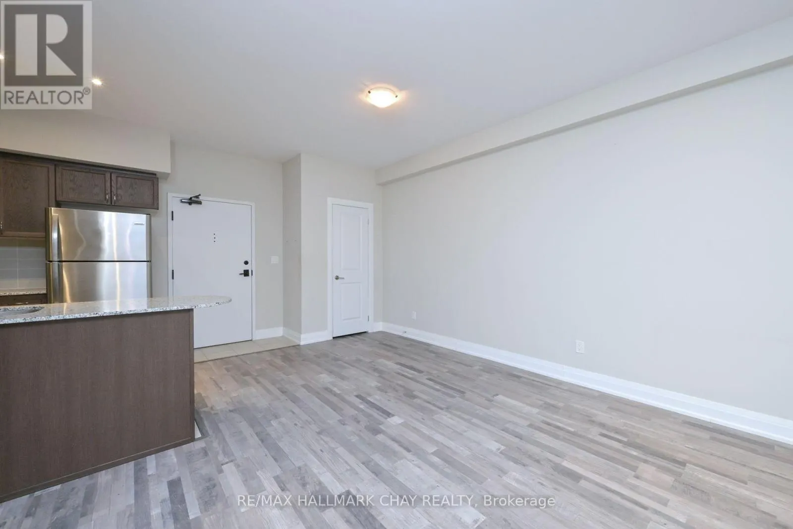 109 - 157 WELLINGTON STREET E