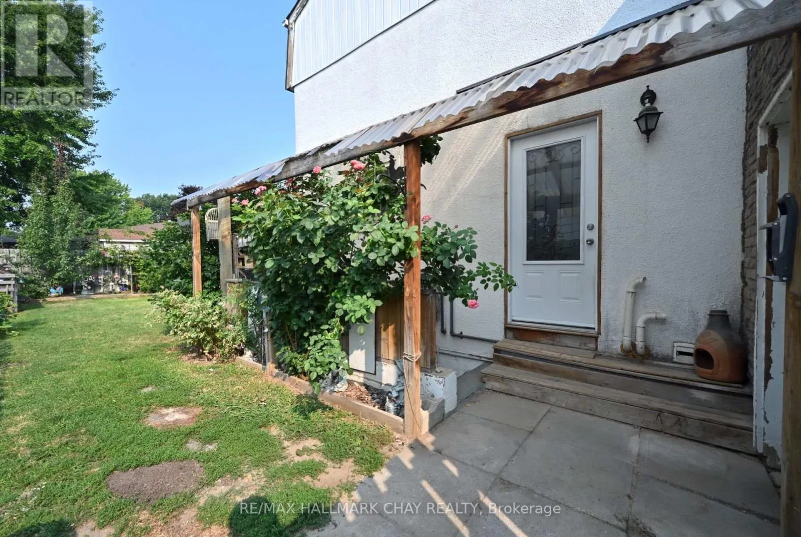 116 KING STREET S