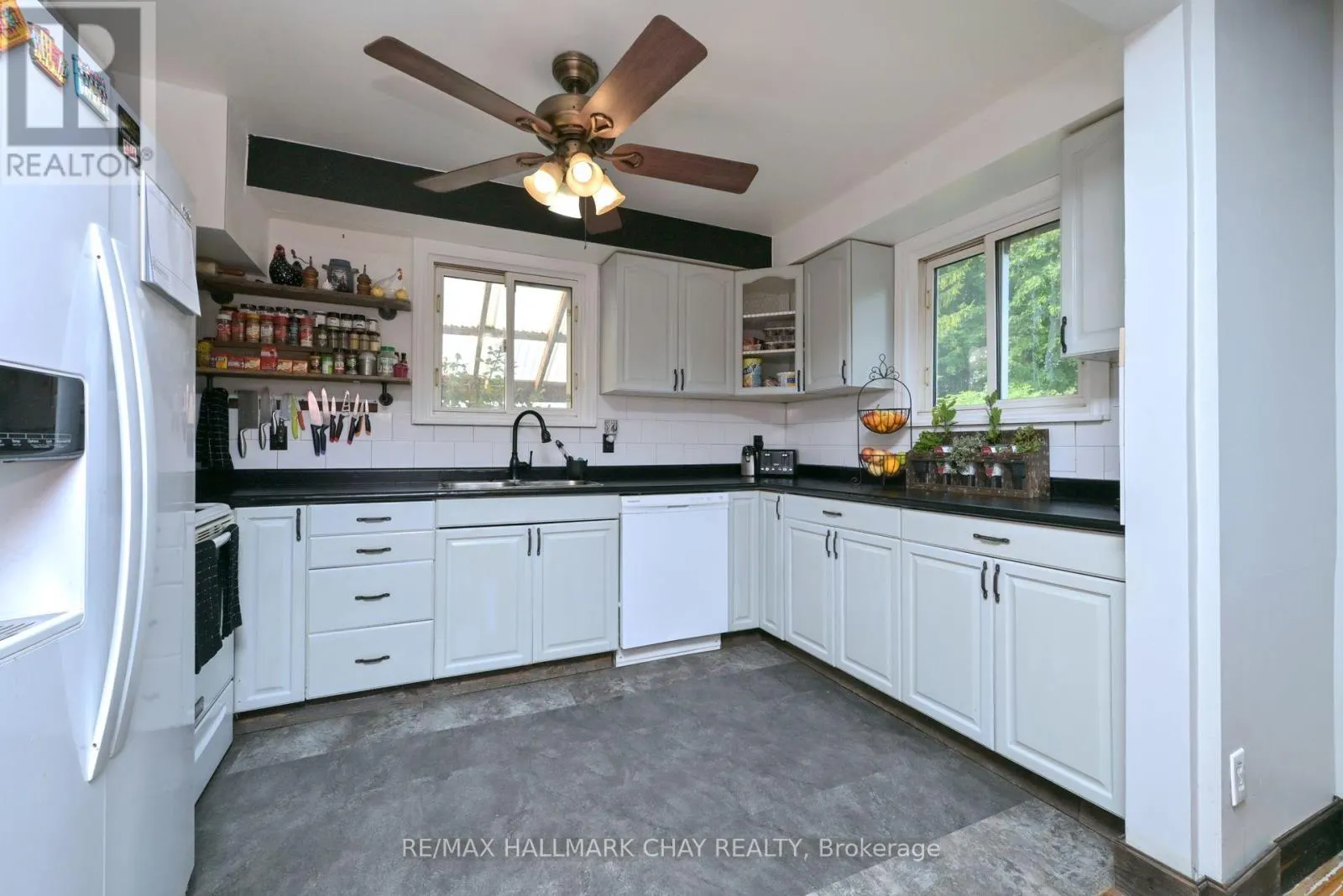 116 KING STREET S