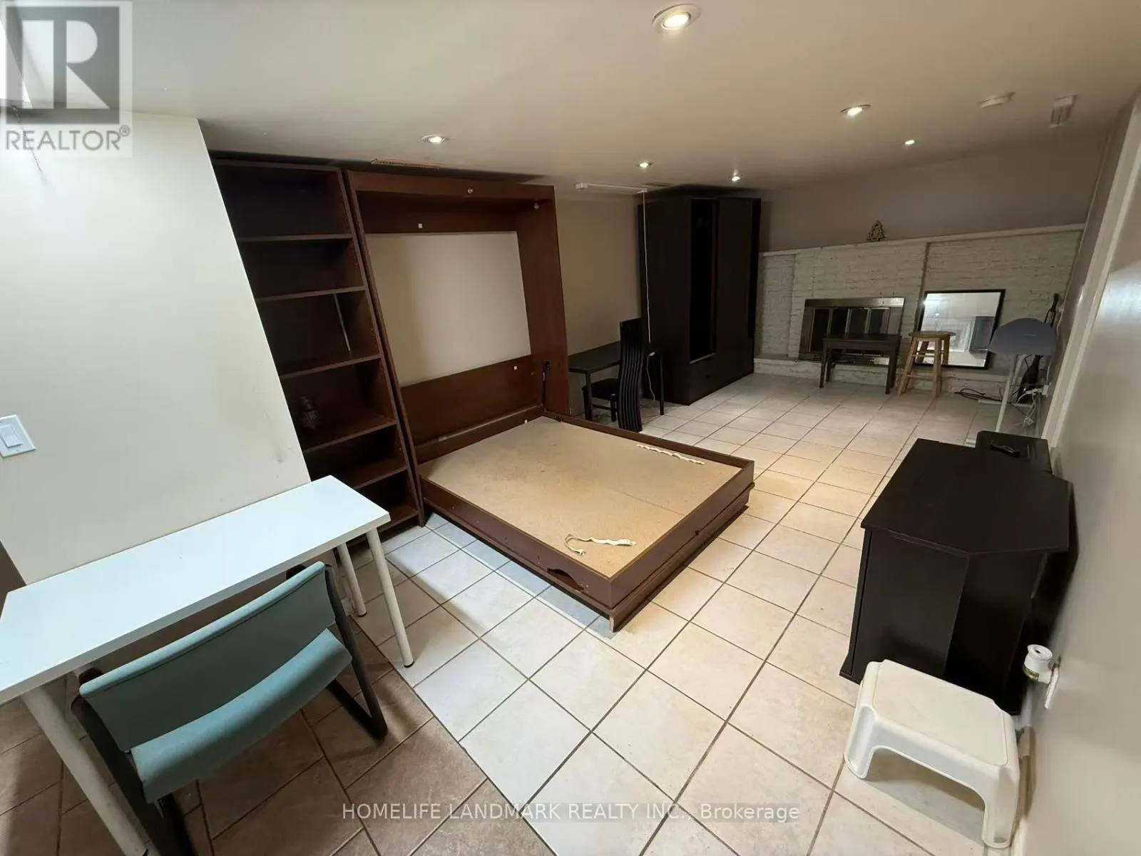 BASEMT - 517 LYNETT CRESCENT