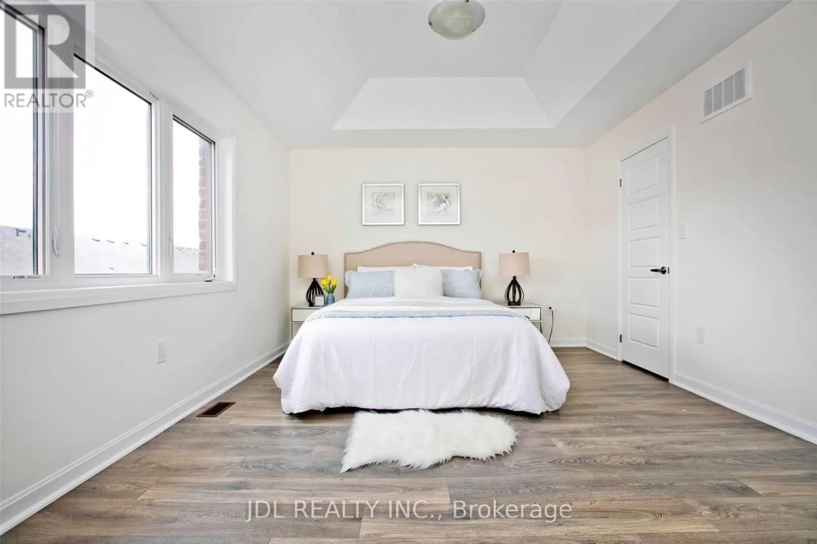 16 CASELY AVENUE
