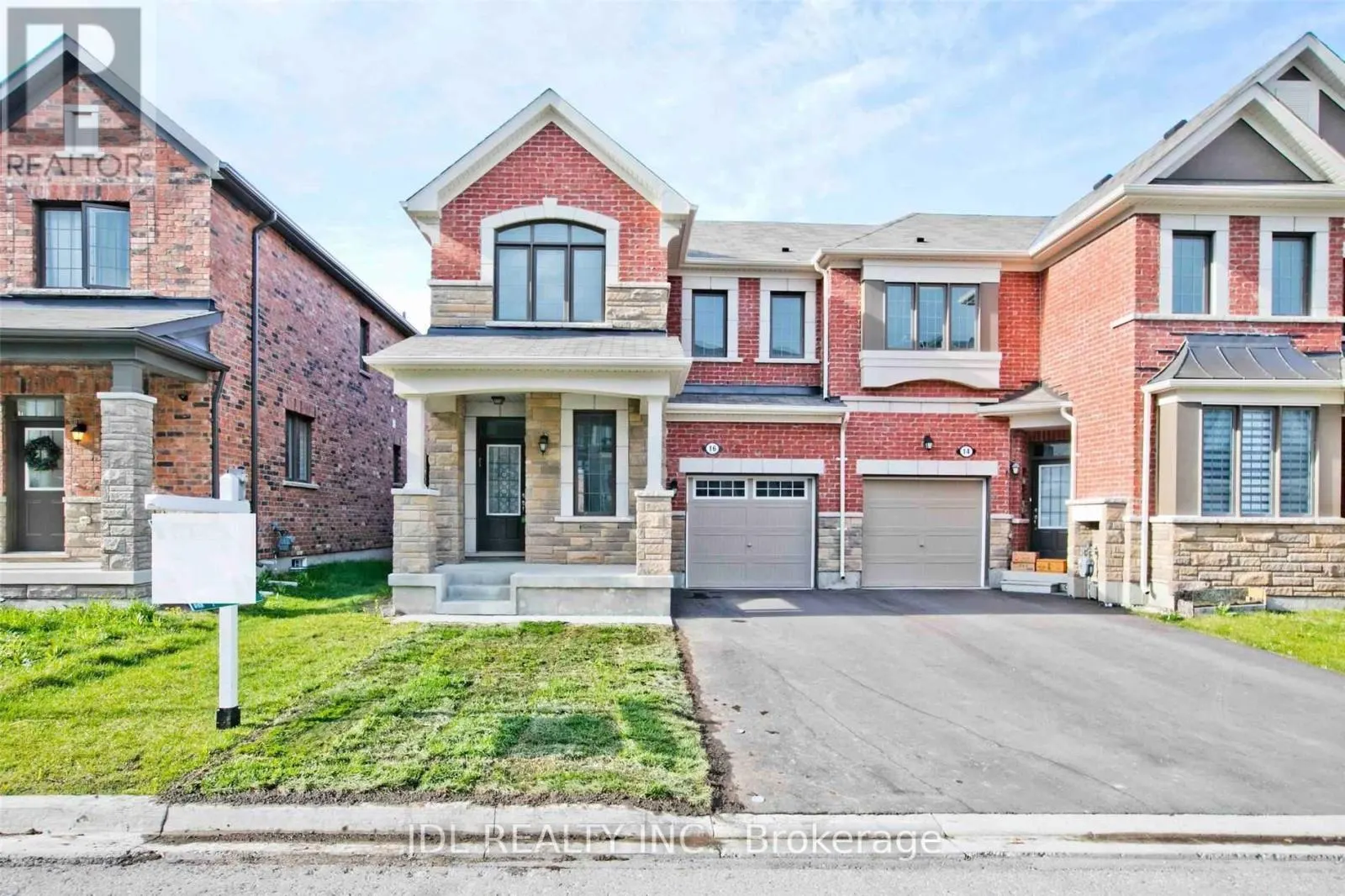 16 CASELY AVENUE