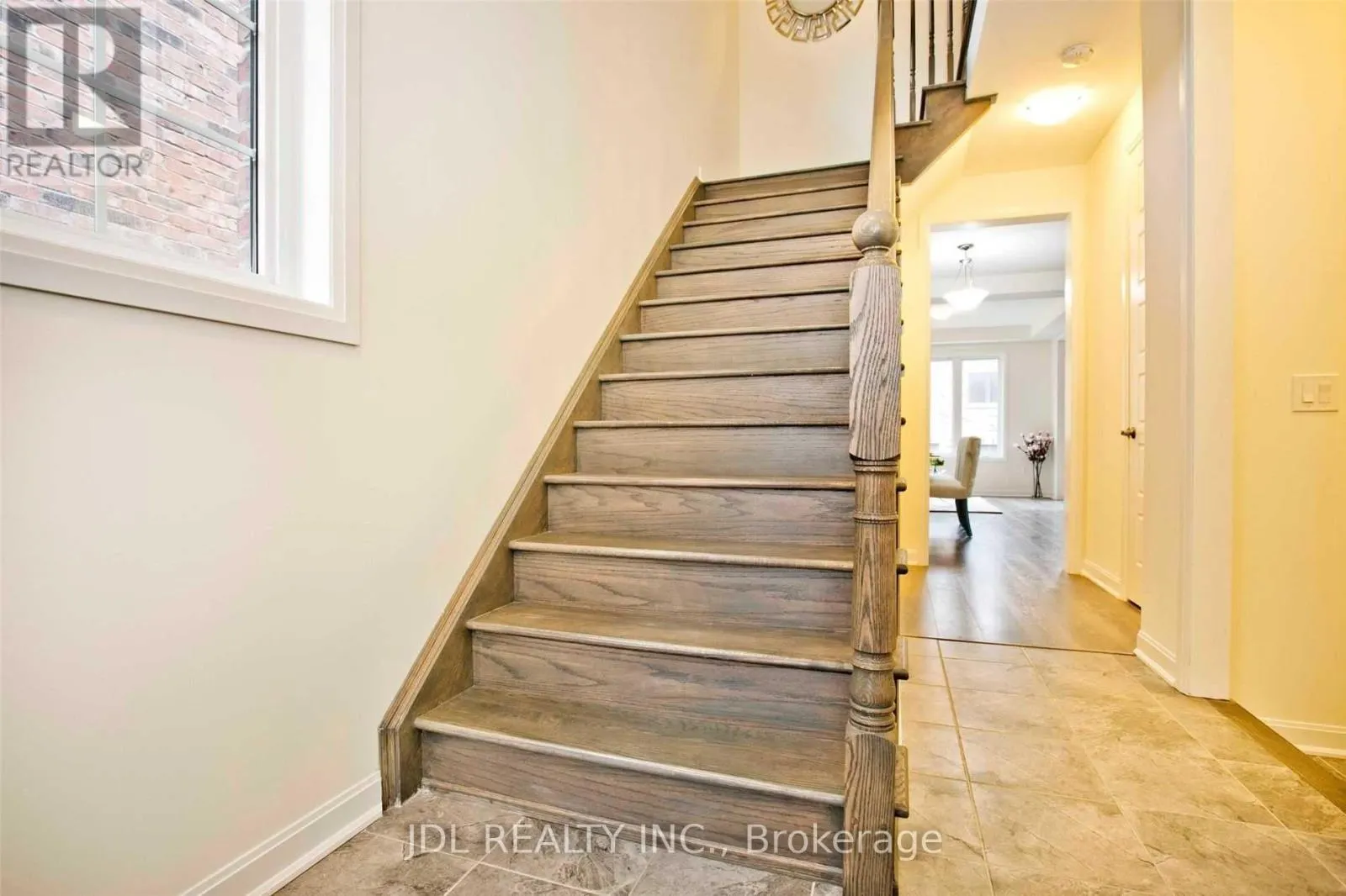 16 CASELY AVENUE