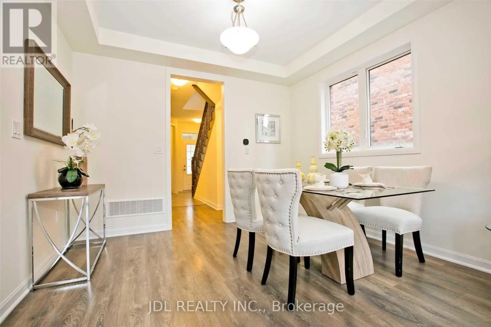 16 CASELY AVENUE