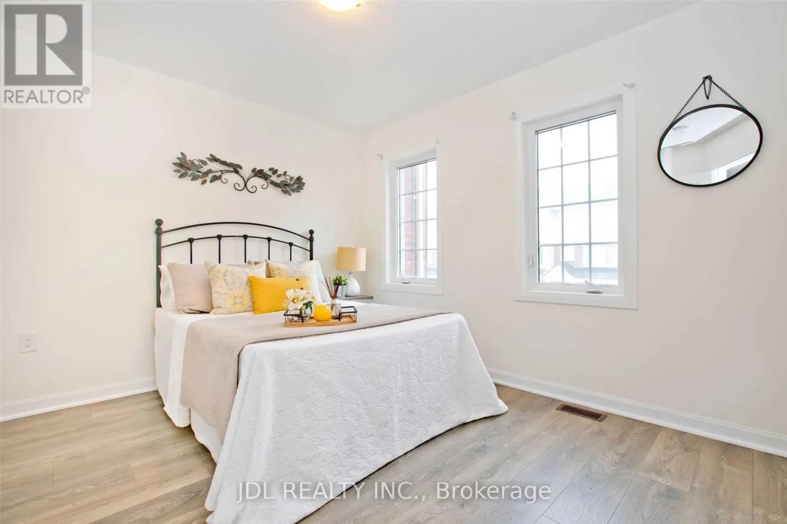 16 CASELY AVENUE