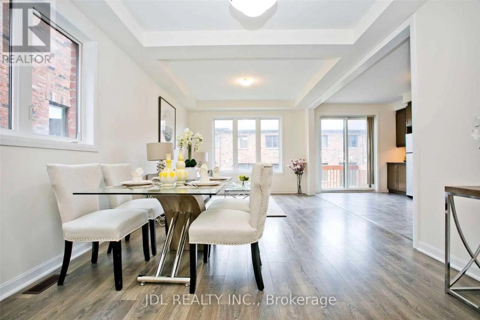 16 CASELY AVENUE
