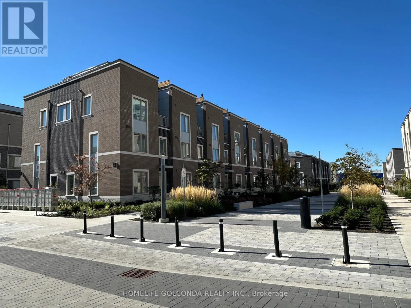 149 - 31 ALMOND BLOSSOM MEWS