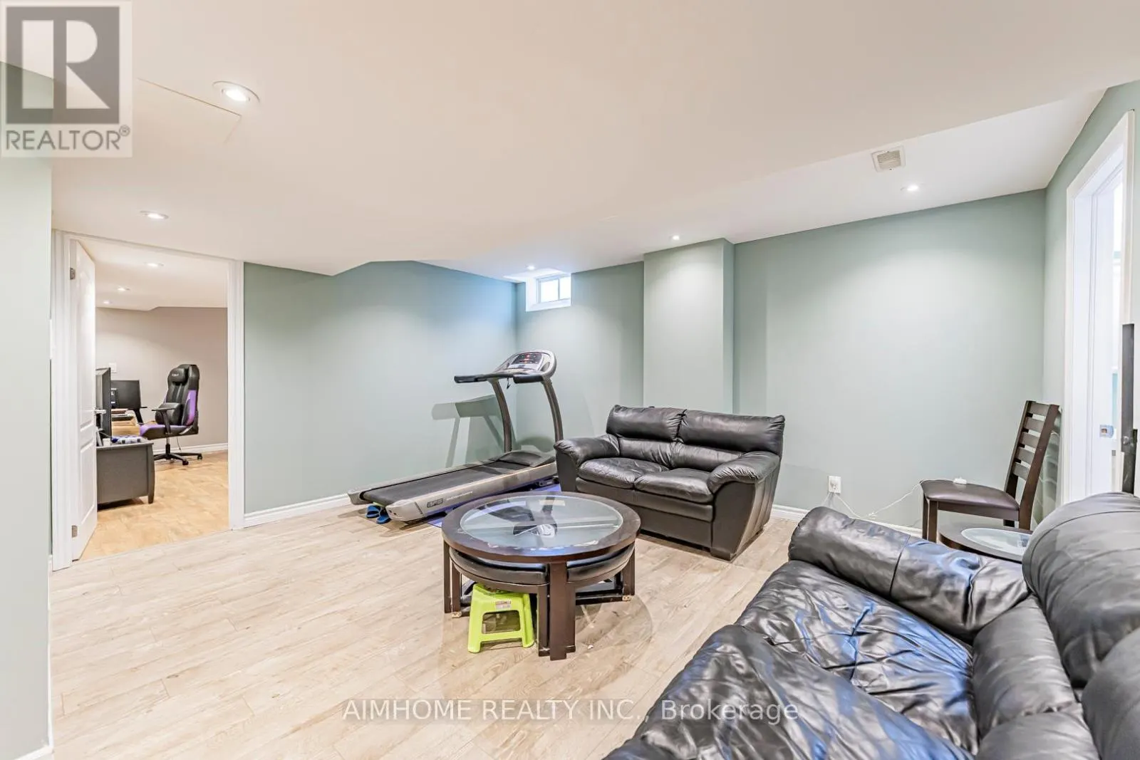 986 WILBUR PIPHER CIRCLE