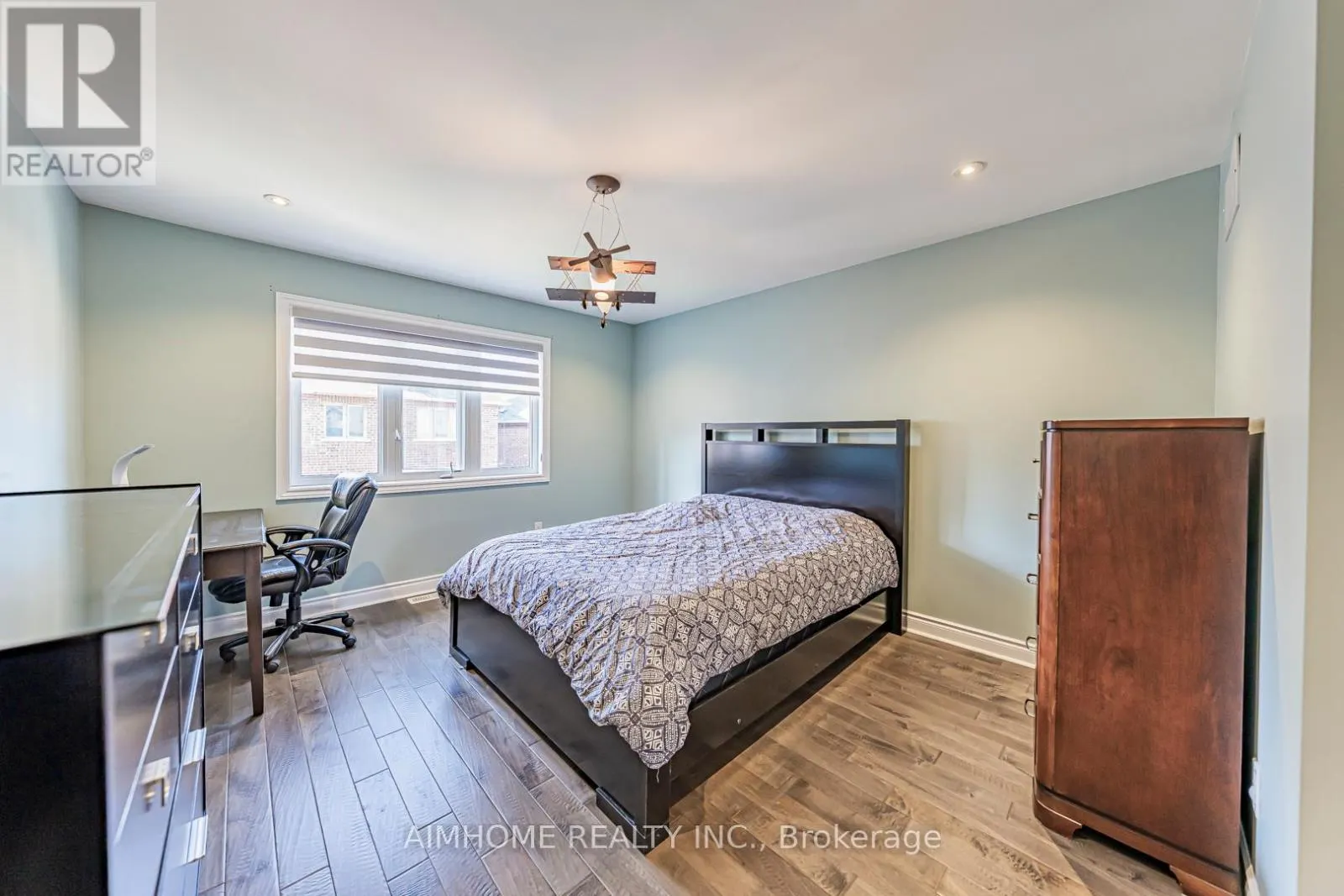 986 WILBUR PIPHER CIRCLE