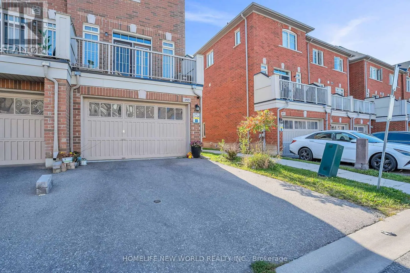 193 DUNDAS WAY