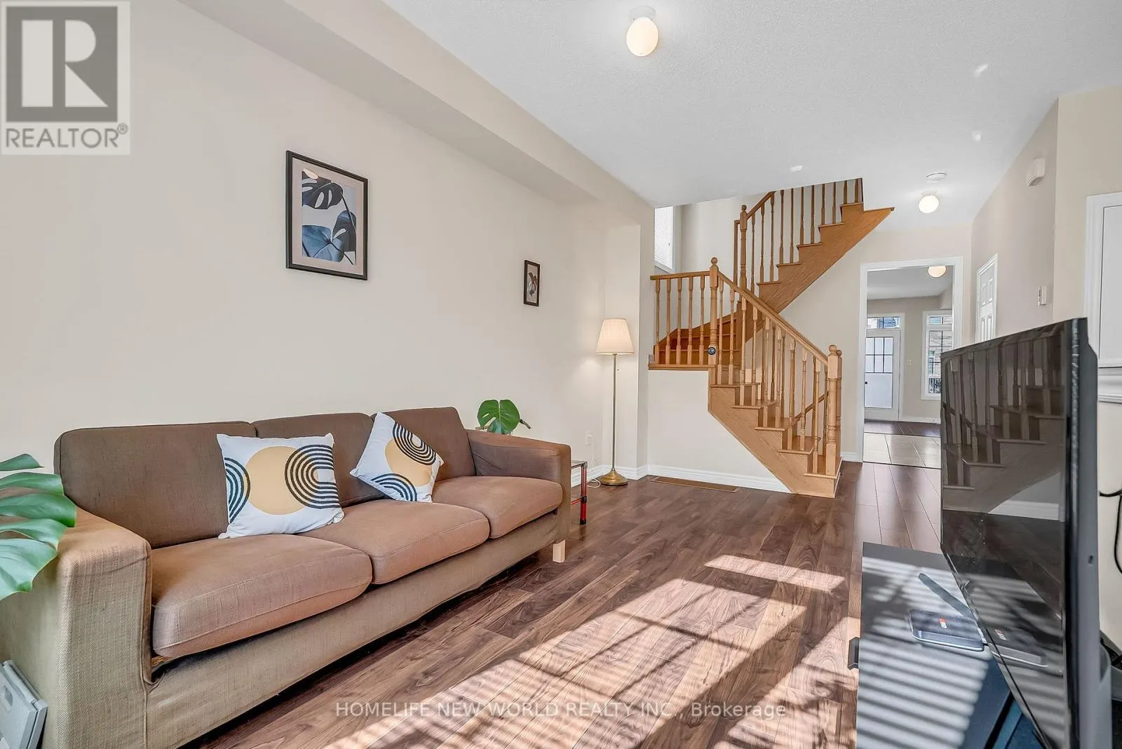 193 DUNDAS WAY