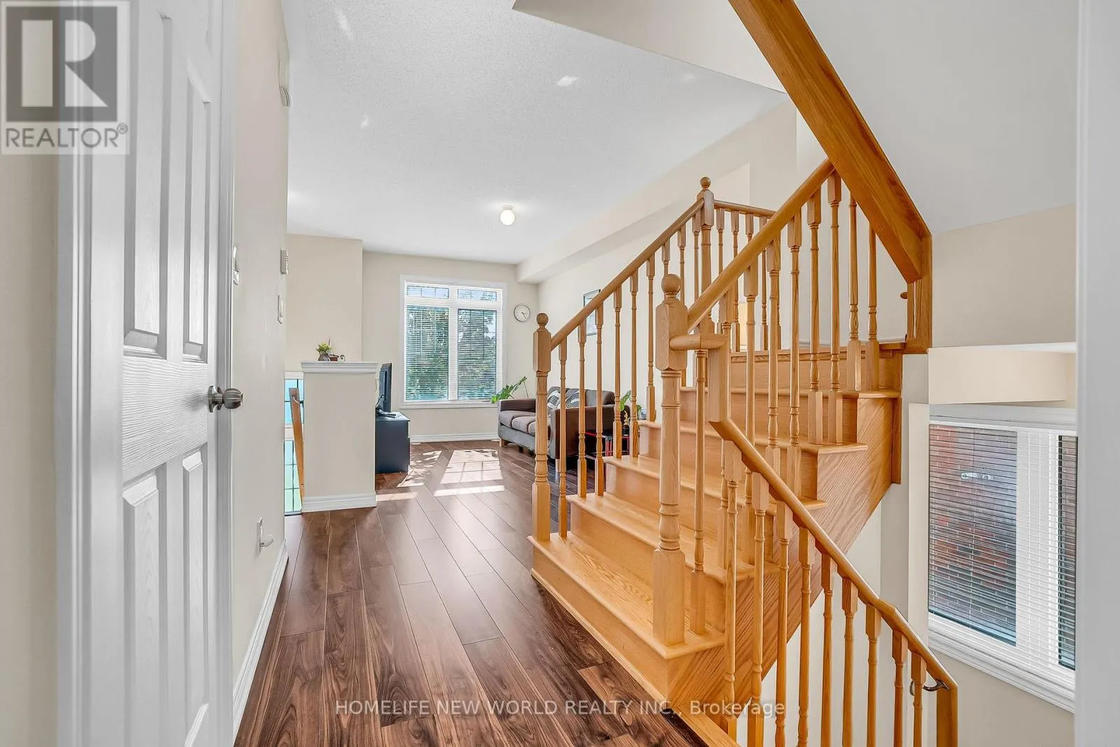 193 DUNDAS WAY