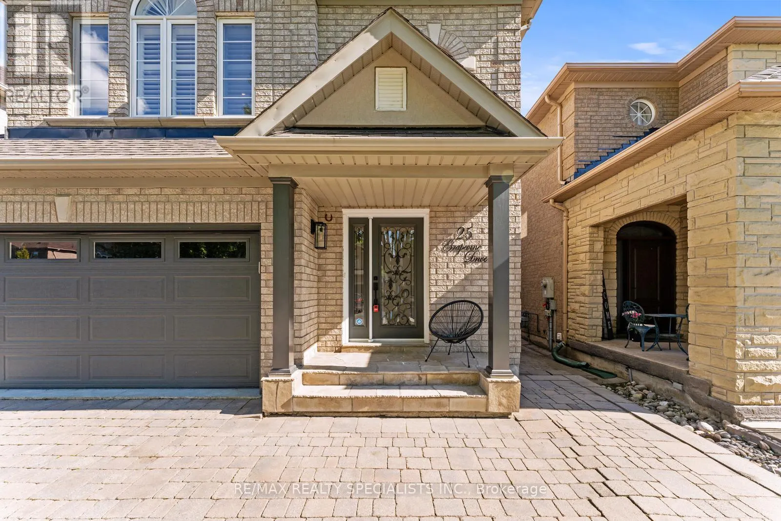 25 GRAPEVINE DRIVE