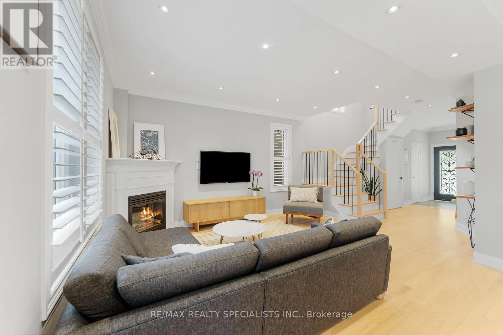 25 GRAPEVINE DRIVE